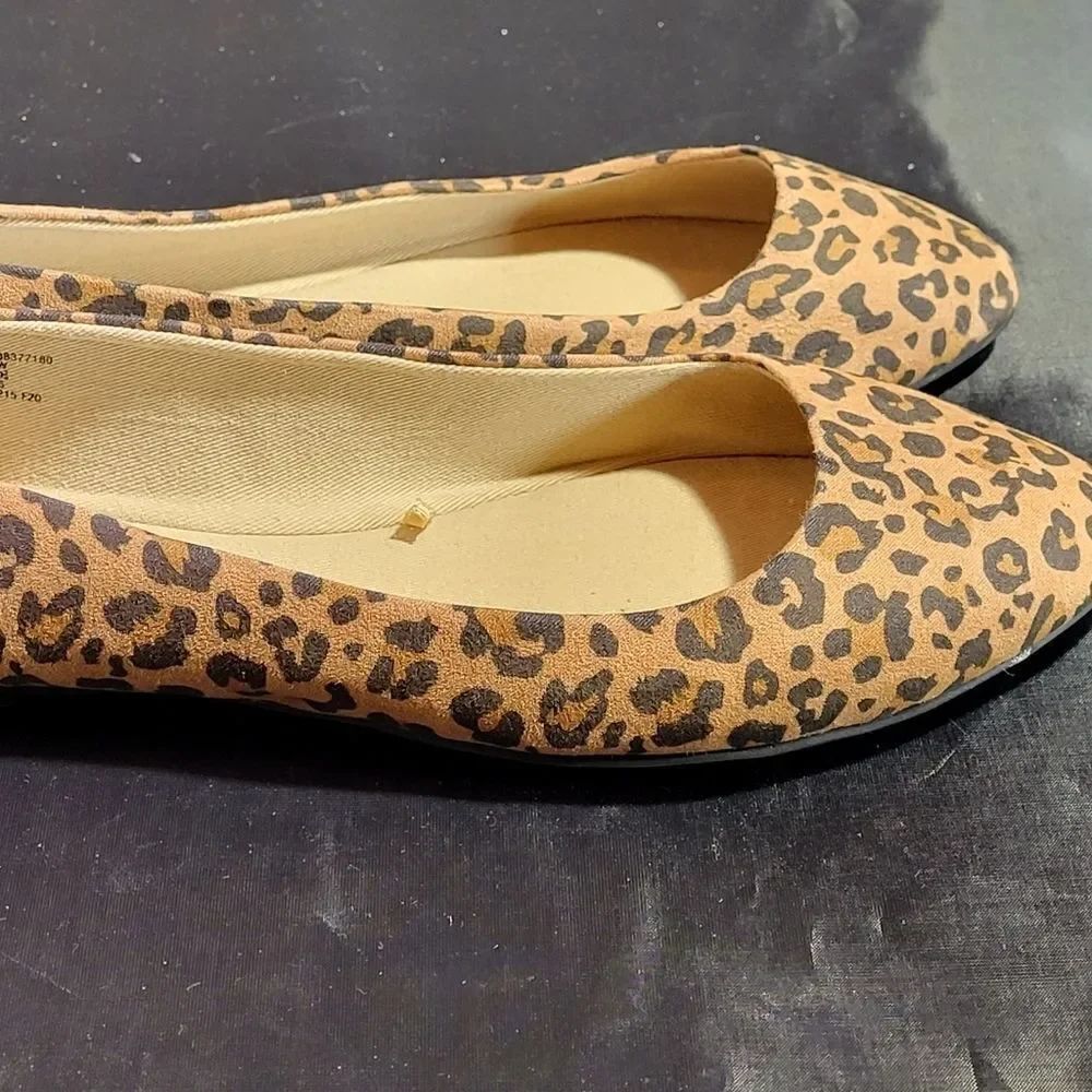 TIME AND TRU BASIC BALLET  ANIMAL PRINT FLATS - Picture 10 of 16